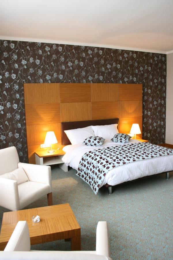 Grand Nur Plaza Hotel Aktau  Bagian luar foto