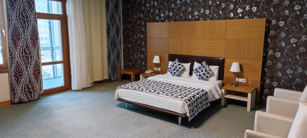 Grand Nur Plaza Hotel Aktau  Bagian luar foto