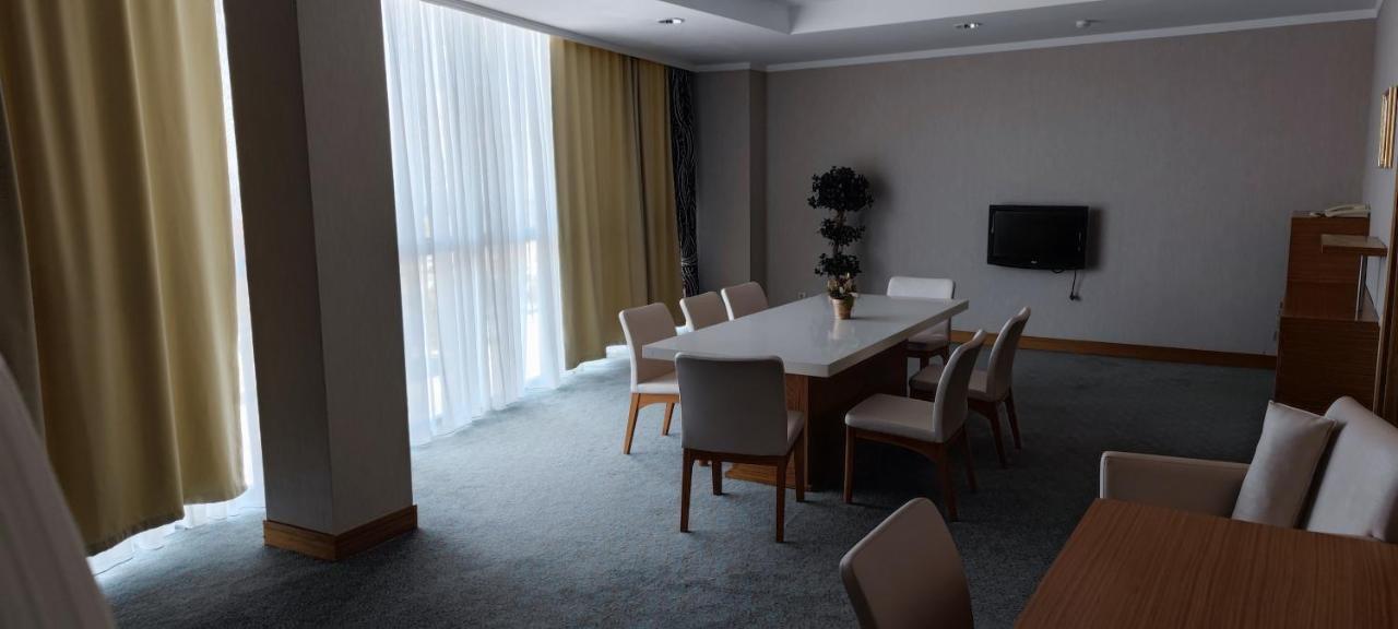 Grand Nur Plaza Hotel Aktau  Bagian luar foto