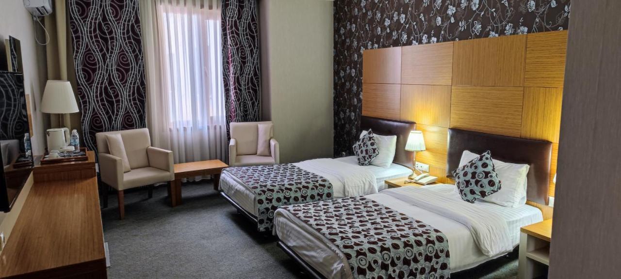 Grand Nur Plaza Hotel Aktau  Bagian luar foto