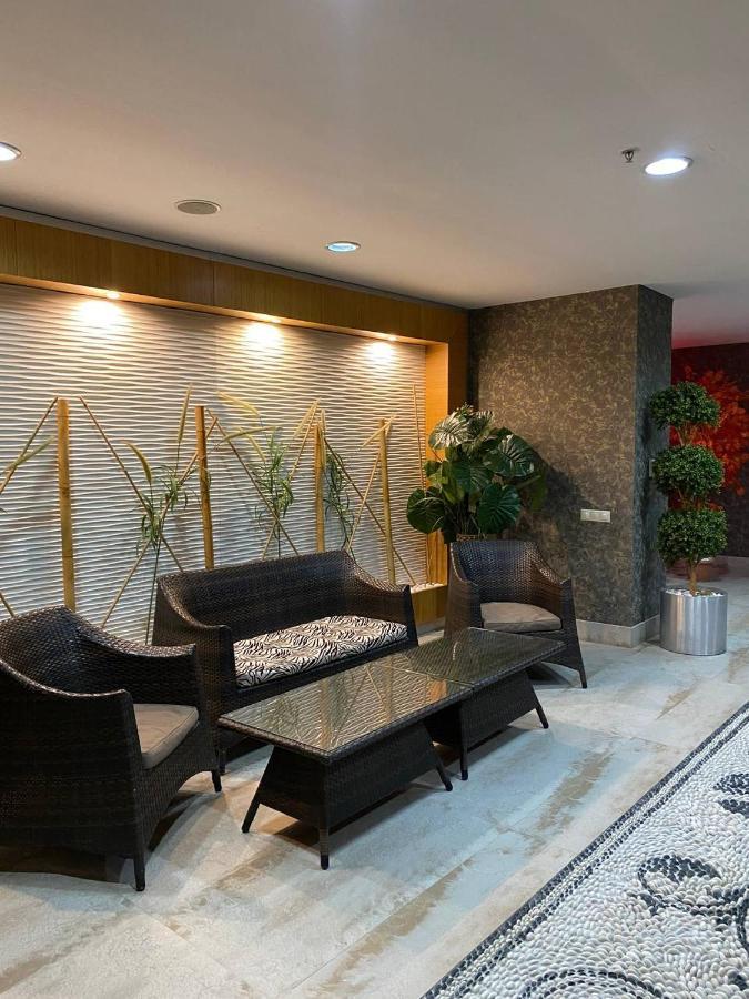 Grand Nur Plaza Hotel Aktau  Bagian luar foto