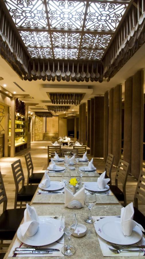 Grand Nur Plaza Hotel Aktau  Bagian luar foto