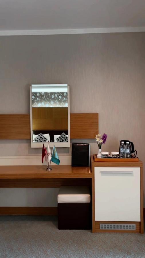 Grand Nur Plaza Hotel Aktau  Bagian luar foto