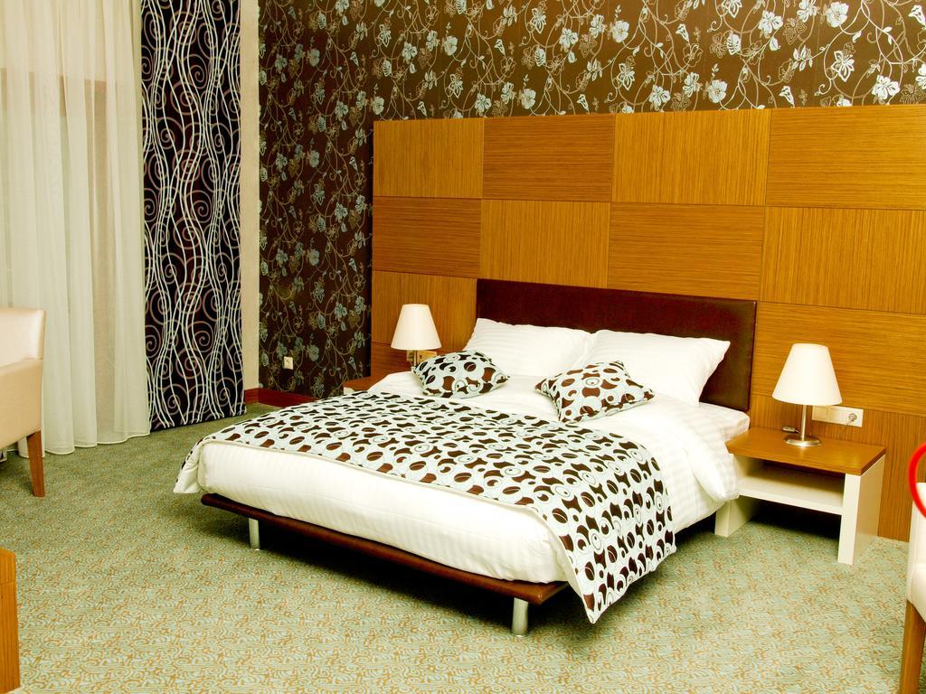 Grand Nur Plaza Hotel Aktau  Bagian luar foto