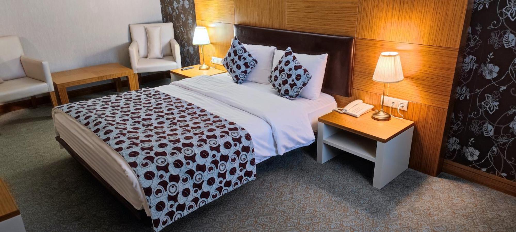 Grand Nur Plaza Hotel Aktau  Bagian luar foto