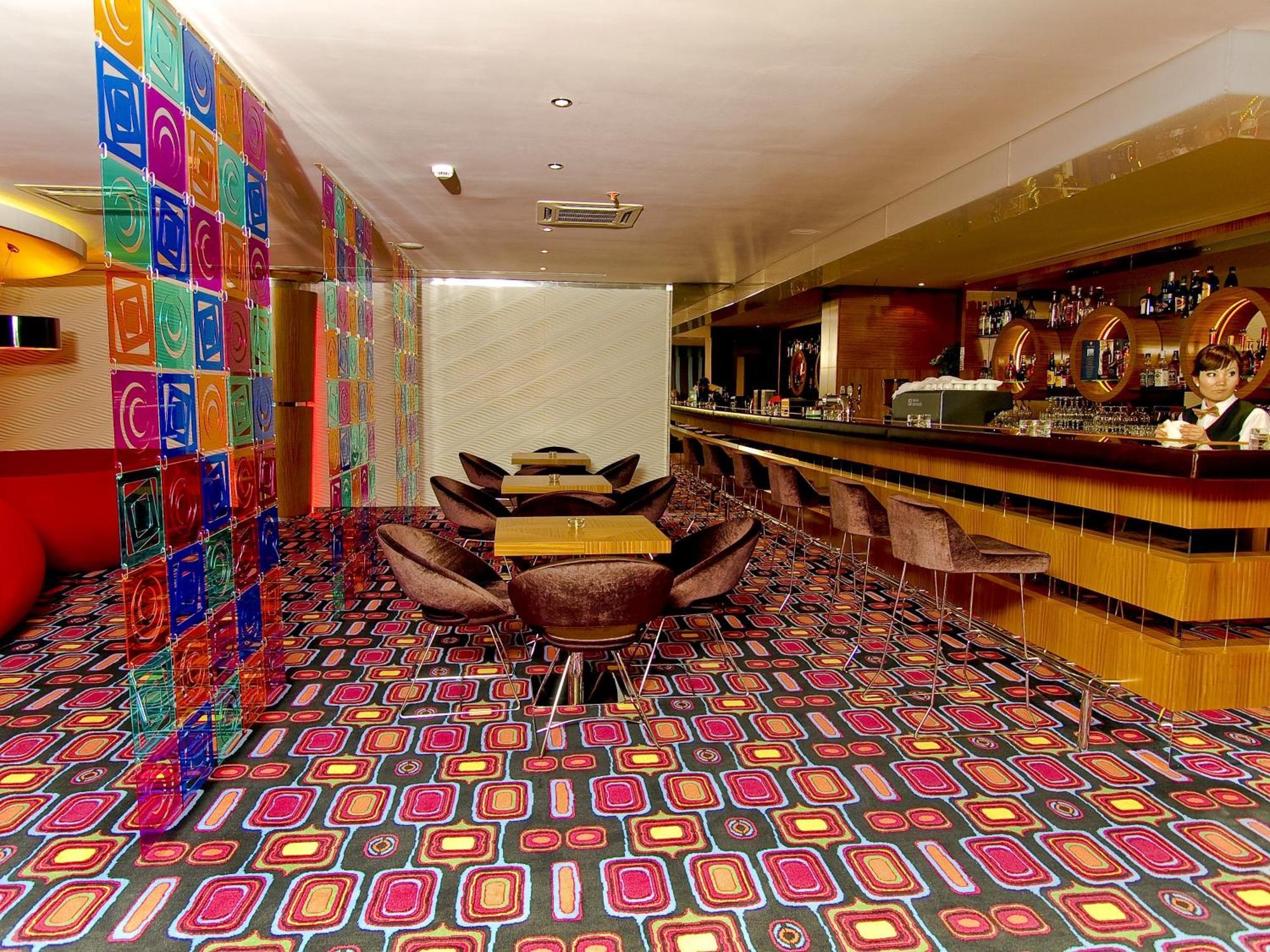 Grand Nur Plaza Hotel Aktau  Bagian luar foto