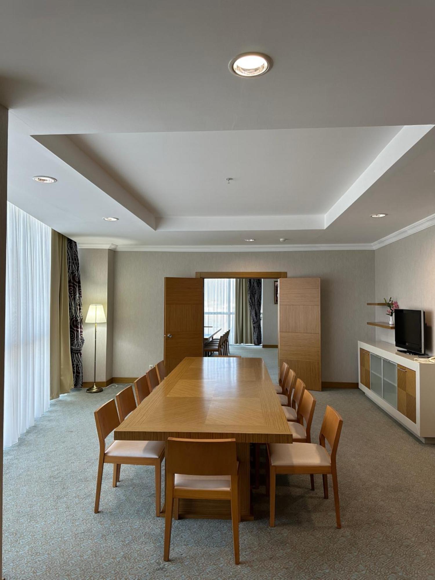 Grand Nur Plaza Hotel Aktau  Bagian luar foto