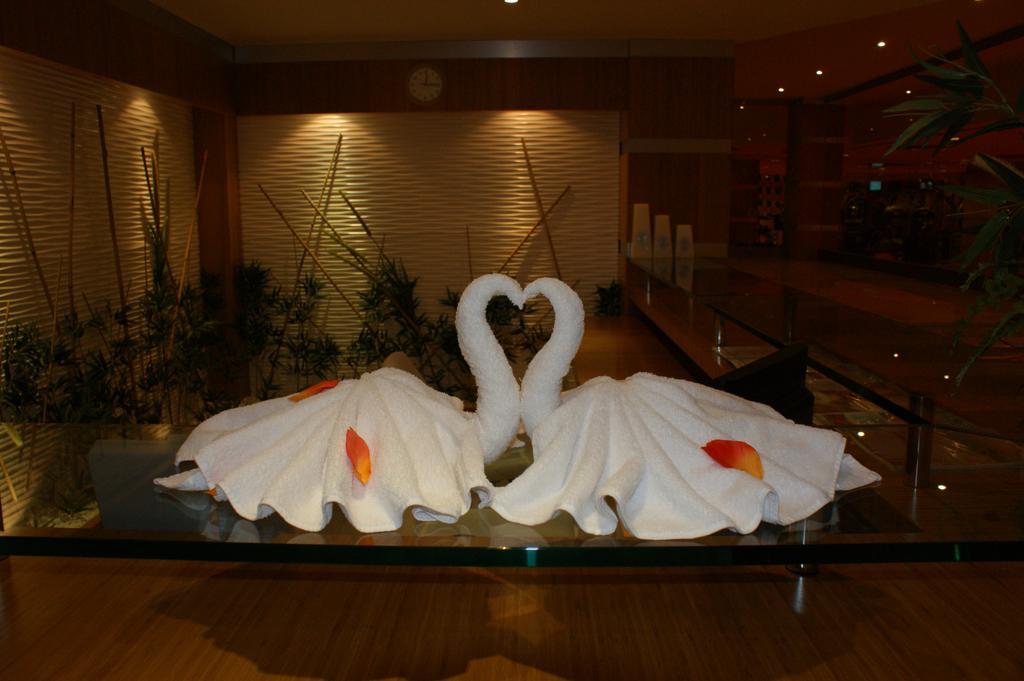 Grand Nur Plaza Hotel Aktau  Bagian luar foto