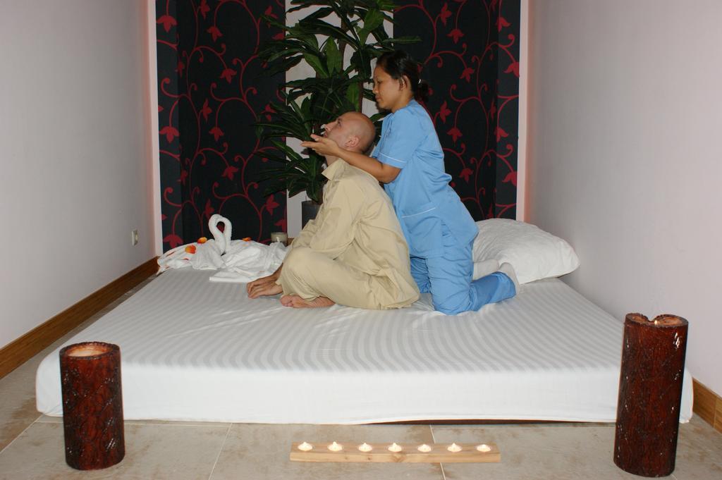 Grand Nur Plaza Hotel Aktau  Bagian luar foto