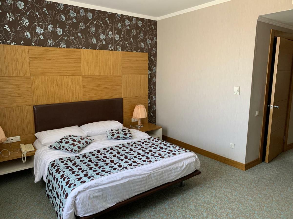 Grand Nur Plaza Hotel Aktau  Bagian luar foto