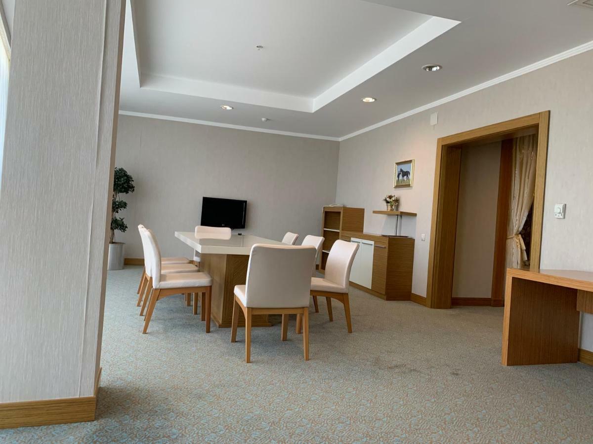 Grand Nur Plaza Hotel Aktau  Bagian luar foto