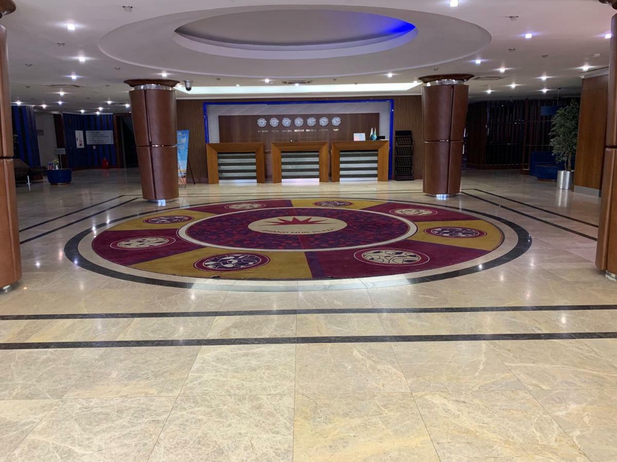 Grand Nur Plaza Hotel Aktau  Bagian luar foto