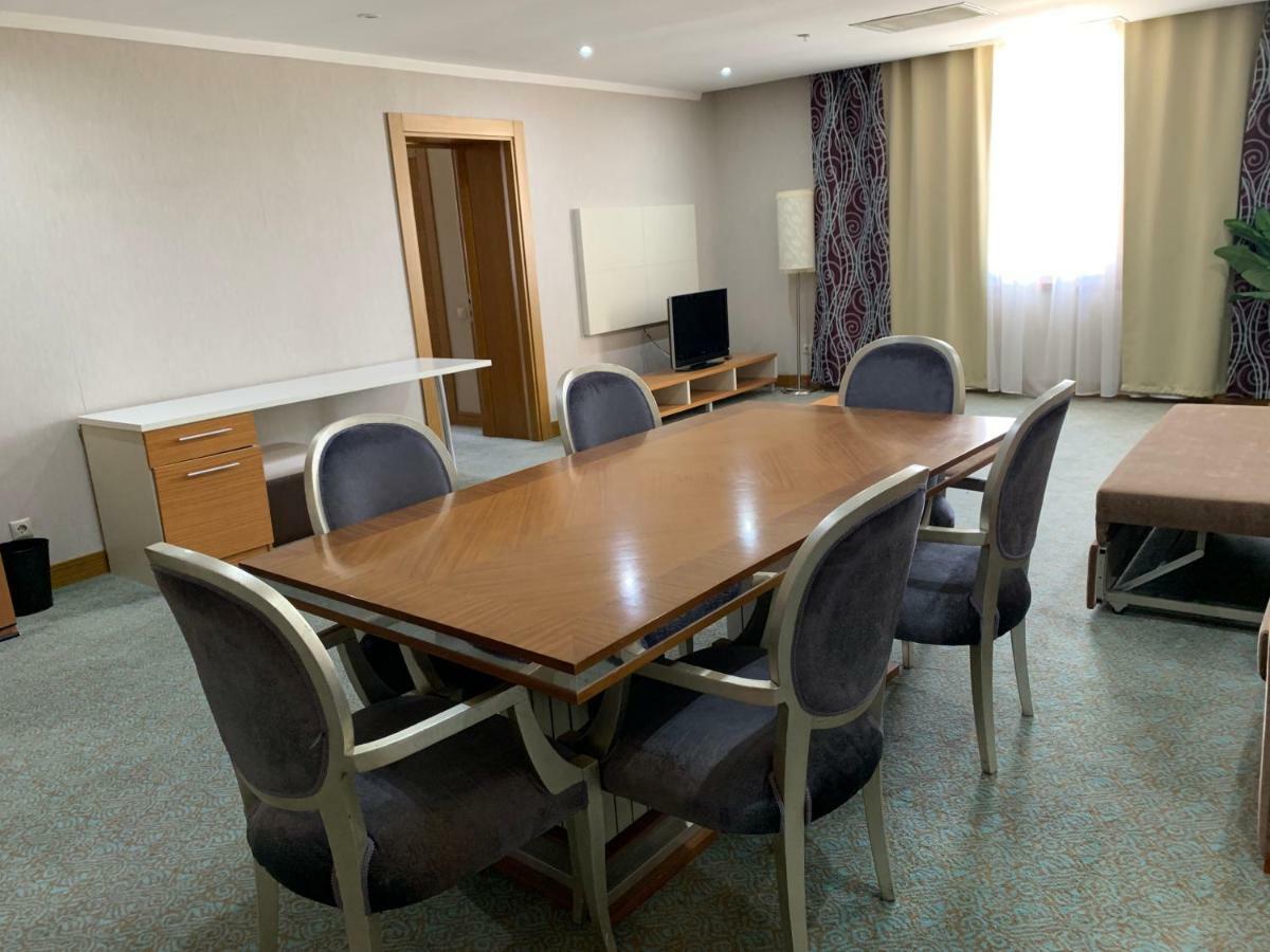 Grand Nur Plaza Hotel Aktau  Bagian luar foto